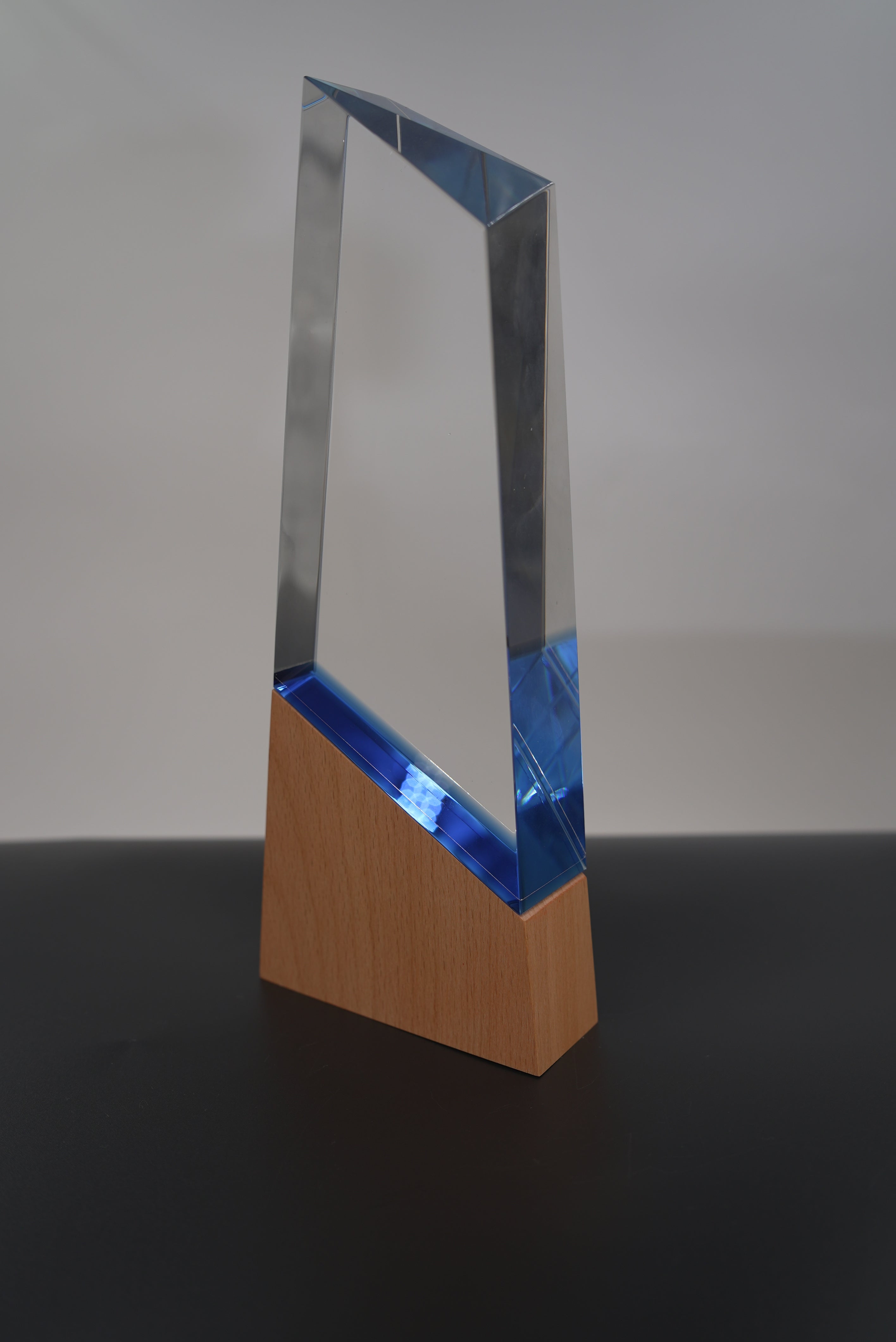 WOODEN-CRYSTAL TRPEZIUM AWARD