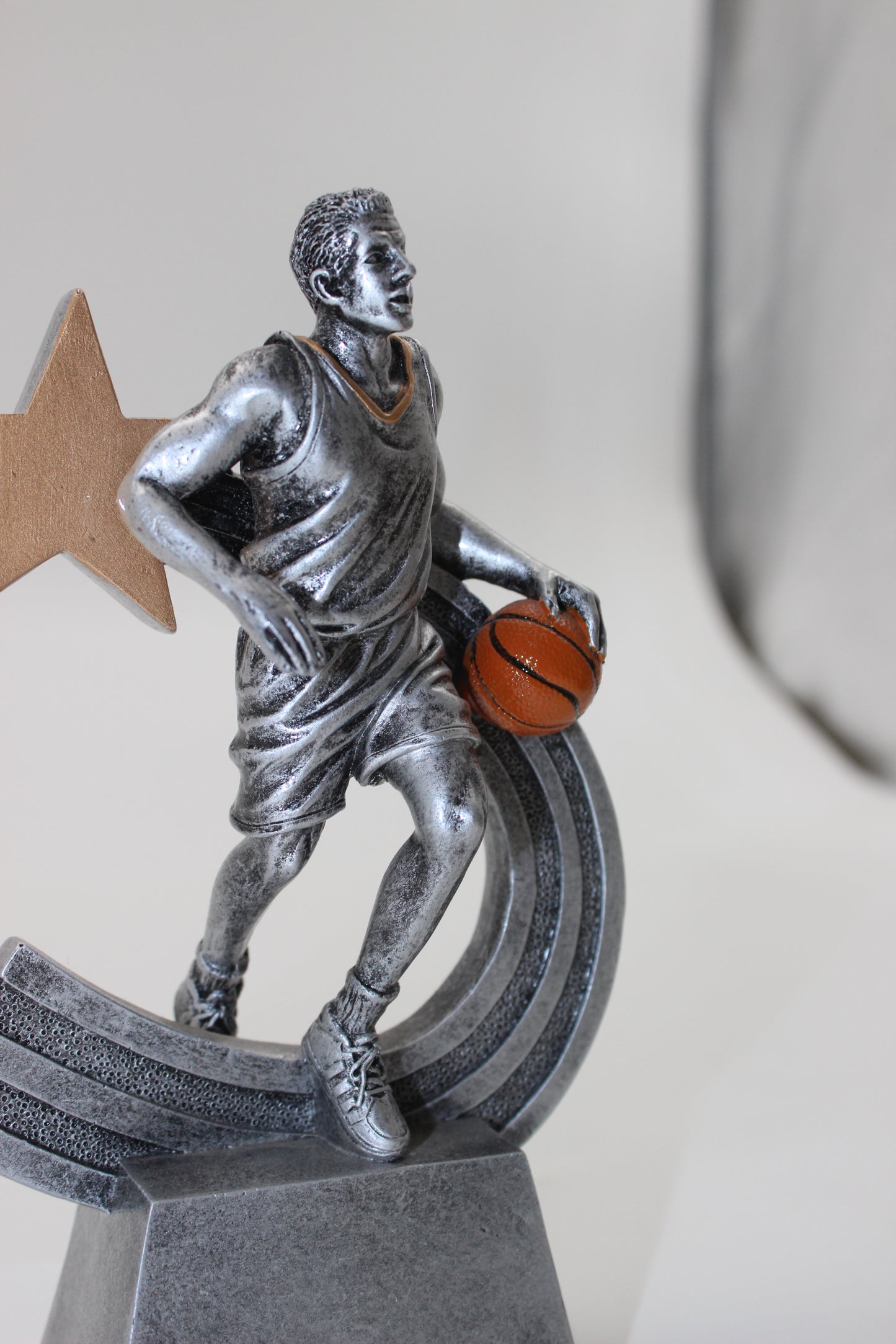 BASKETBALL PLAYER RESIN TROPHY